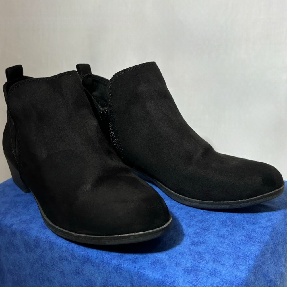 SO Brand Black Suede Ankle Boots, Women’s Size 8, Short Heel